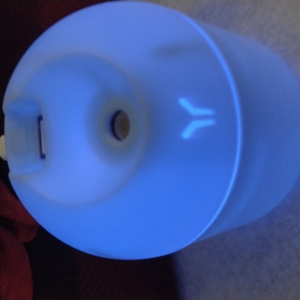 Blue LED Humidifier New - Picture 4 of 6